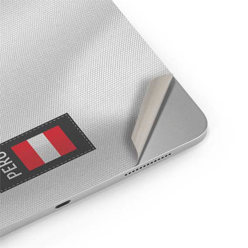 Peru Soccer Flag iPad Pro 13in M4 (2024) Skin
